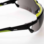 POMPEIA, gafas de montura negra y verde Lentes ahumadas